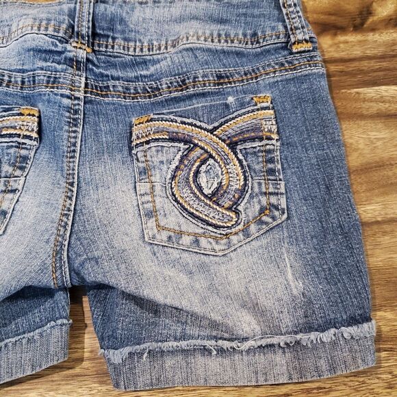 Wallflower Junior's Size 5 Jean Shorts Two Button - Picture 7 of 10